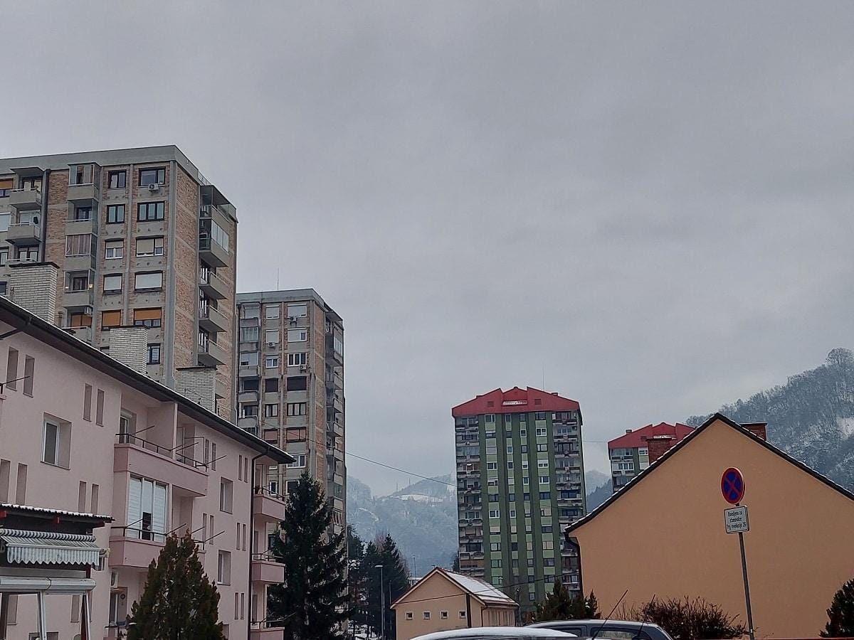 Naprodaj sta stanovanji v Šuštarjevi koloniji