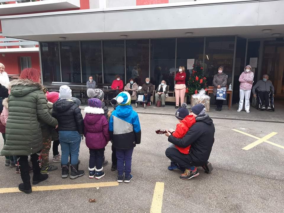 Risbica za darilo dobiva z leti vse večji pomen