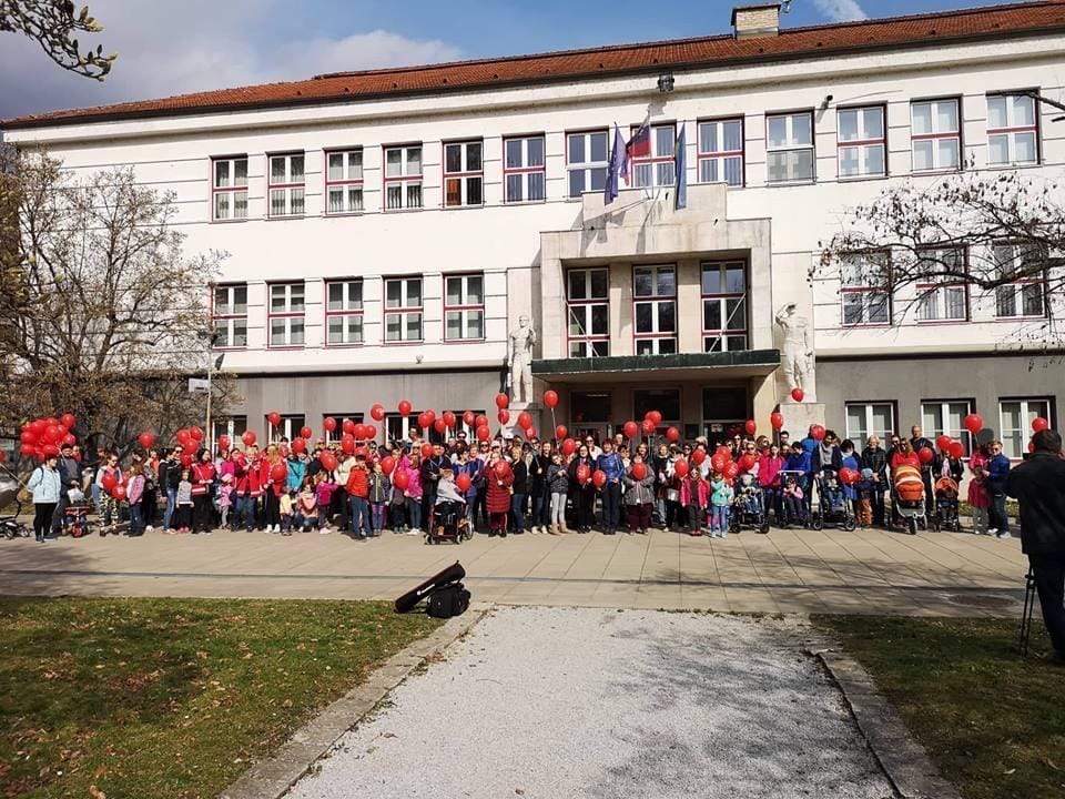 Gremoooo ...Rdeči baloni spet v Trbovljah!
