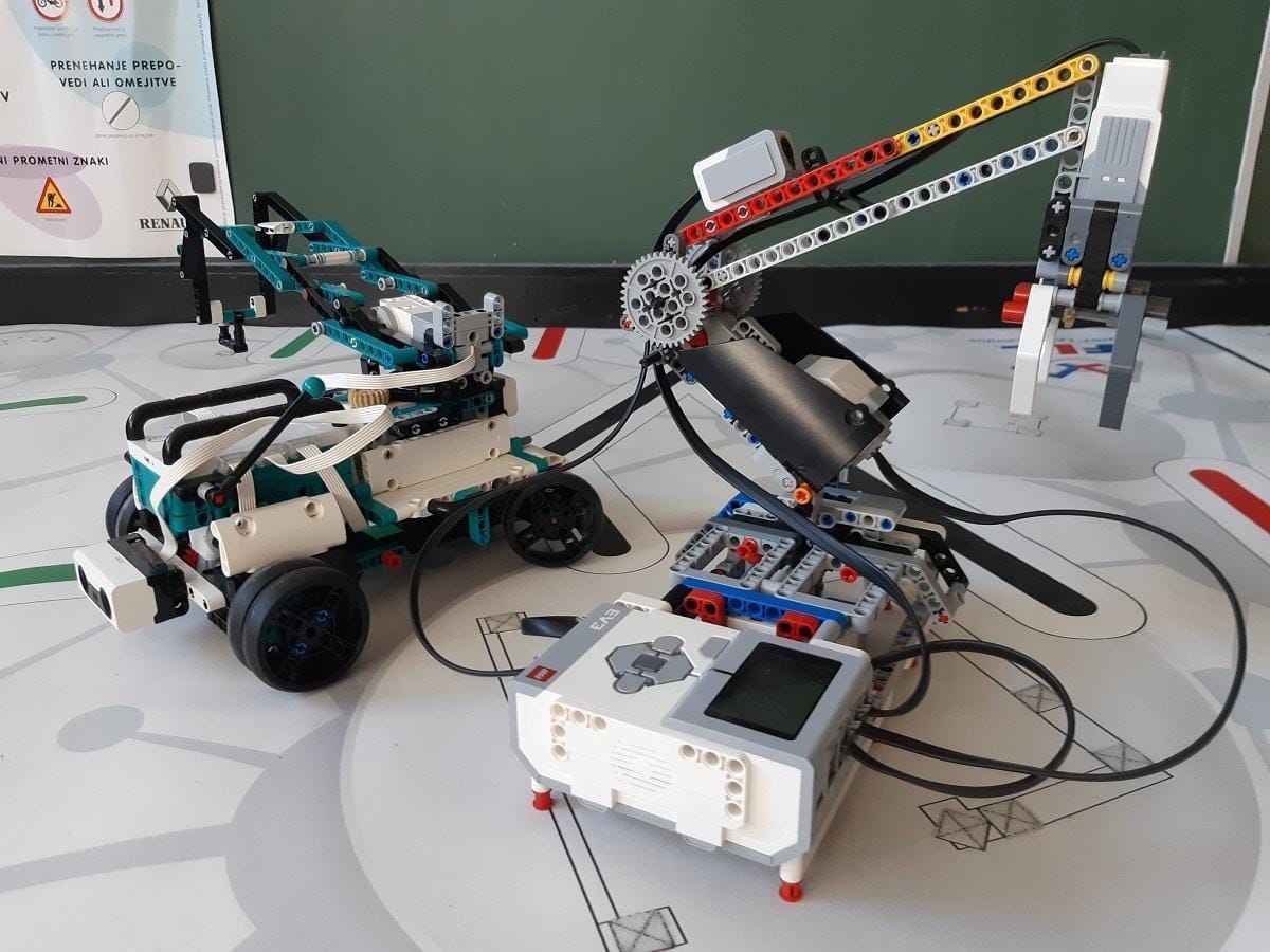 Ne veš, kako zanimivo preživeti dan? Z LEGO-kockami!