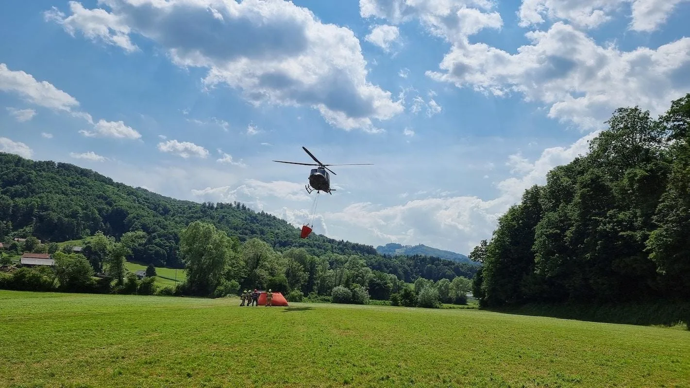 Opozarjajo na hrup in omejitev gibanja! Jutri gasilska vaja z vojaškim helikopterjem