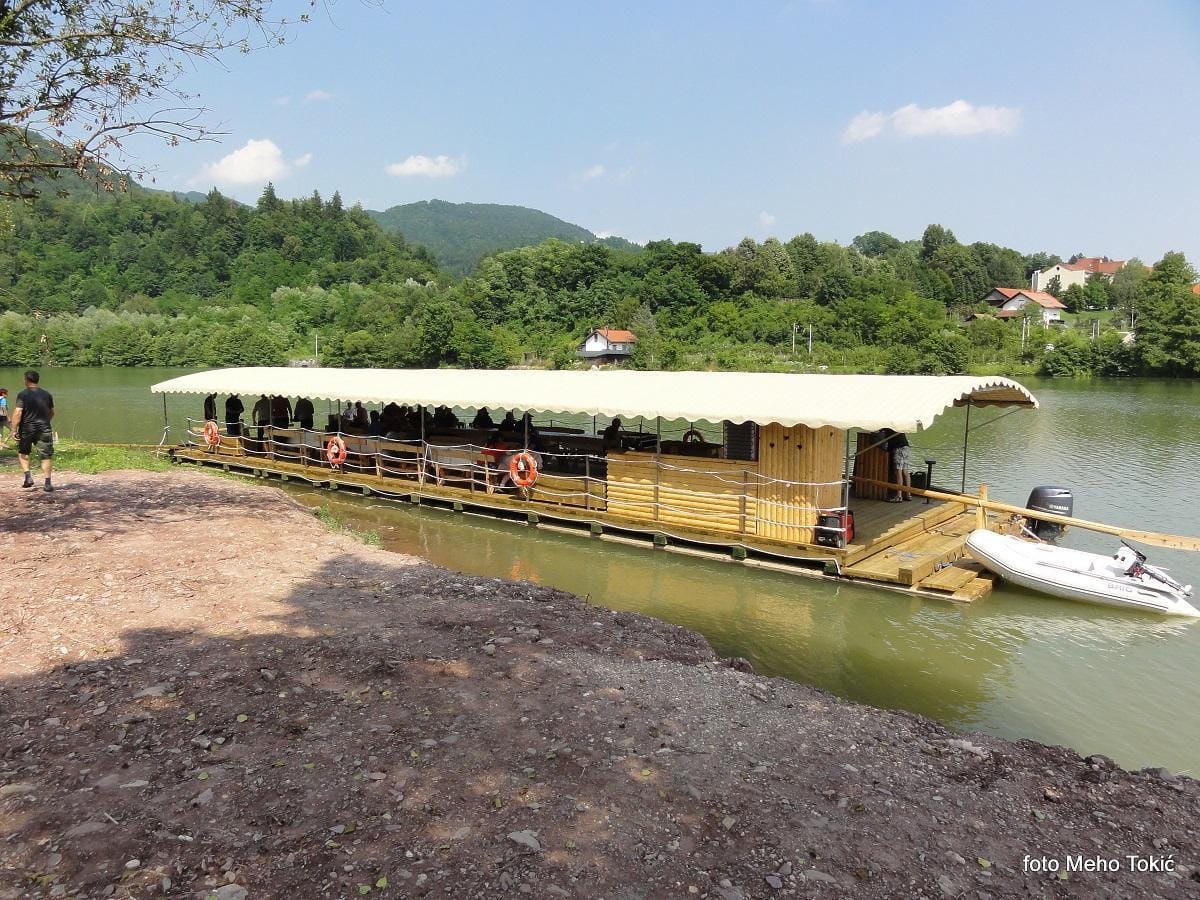 Doživetje na Savi: petzvezdična vožnja s tombasom