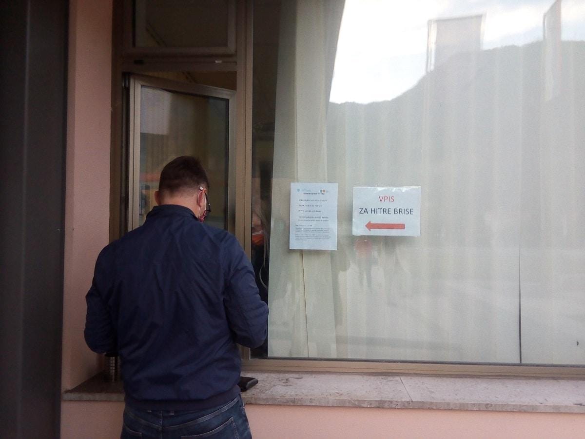 Danes in mesec dni nazaj: 7-kratni upad novih primerov