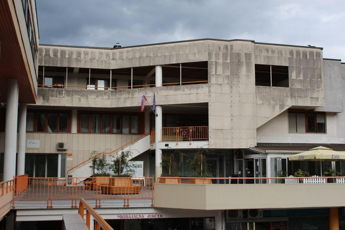 Obnova dvigala v občinski stavbi, občasno v neuporabi