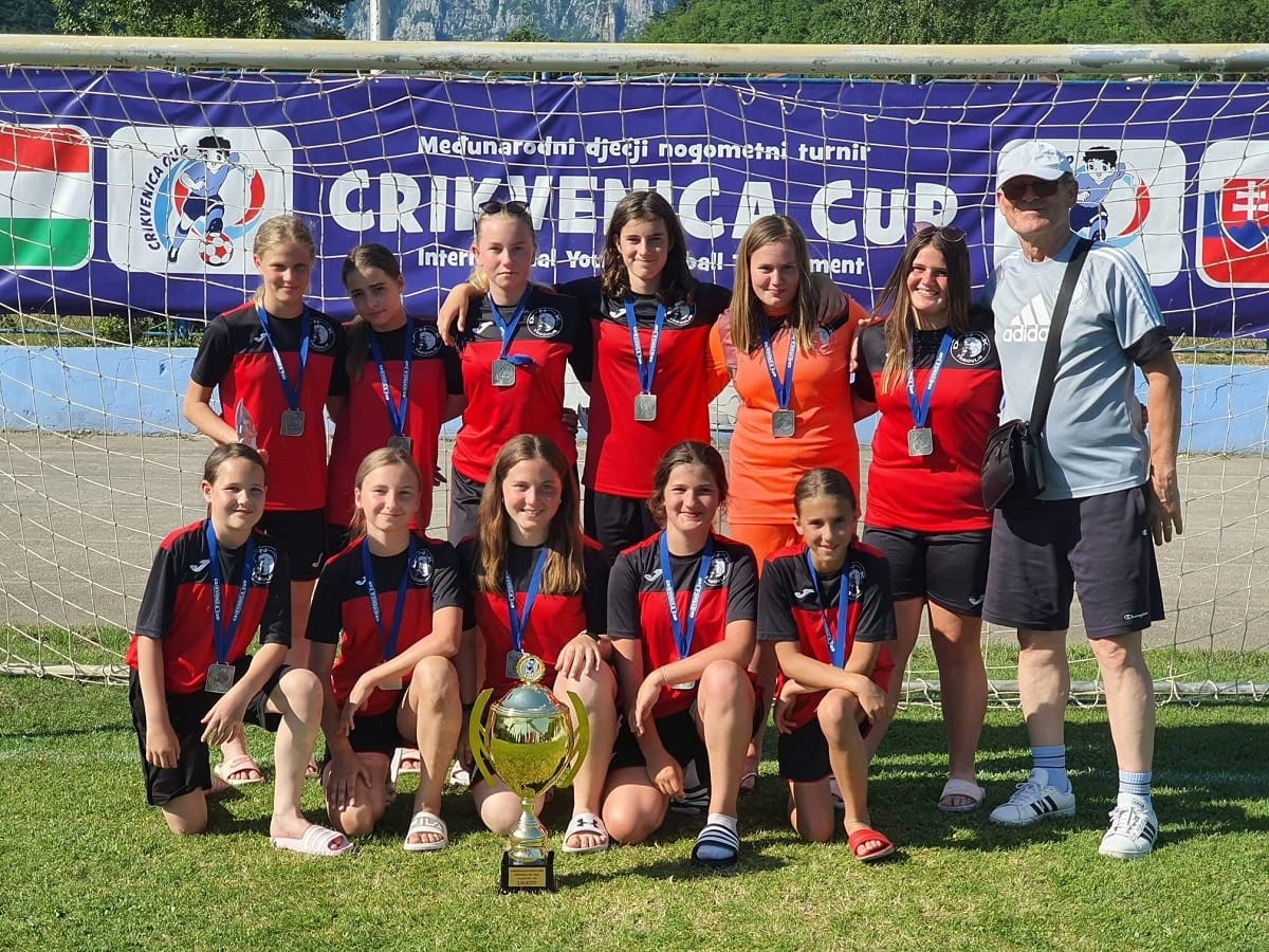 Zasavska dekleta druga na mednarodnem turnirju v Crikvenici