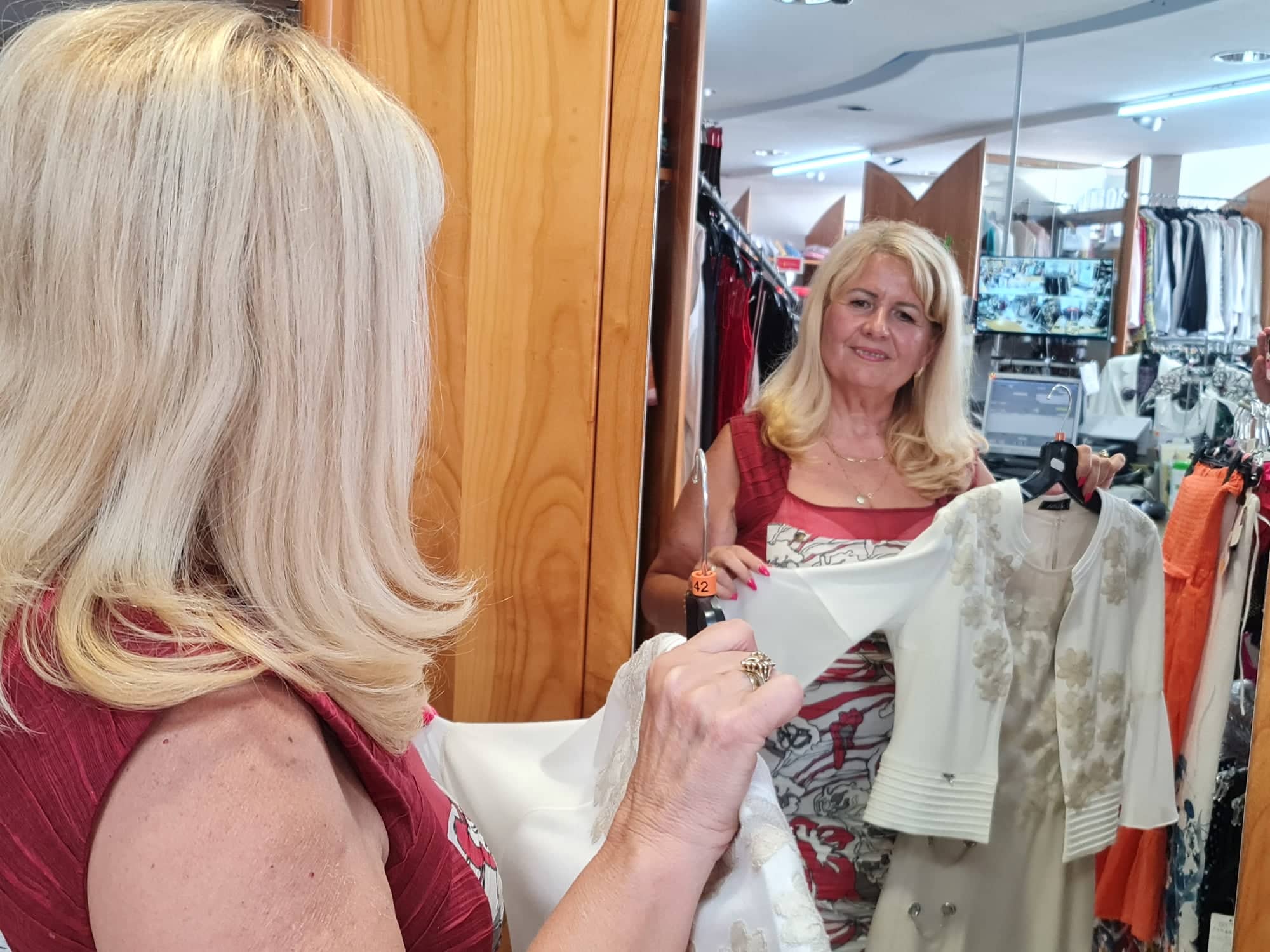 Trgovina, kjer je na prvem mestu srce, že 30 let: "Skupaj se smejimo, včasih tudi jočemo"