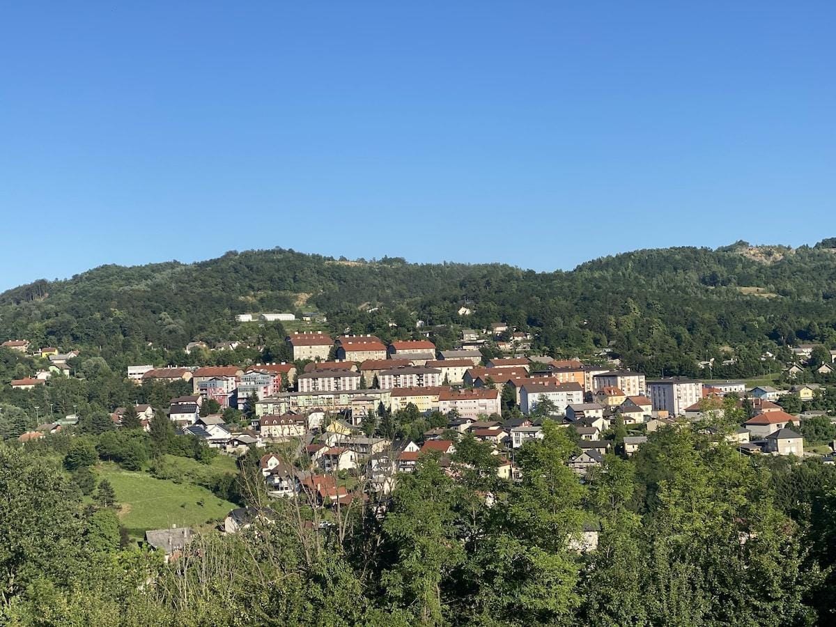 Razmišljate o sončni elektrarni? Morda to v vašem naselju sploh ni več možno.