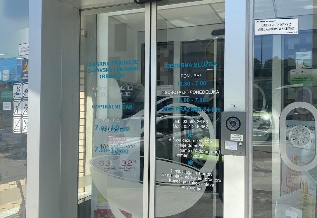 Od ponedeljka vse lekarne po ustaljenem urniku, priporočljiva uporaba zaščitne maske!