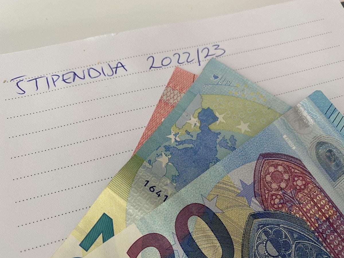 Štipendije za dijake, ki živijo v slabših premoženjskih razmerah