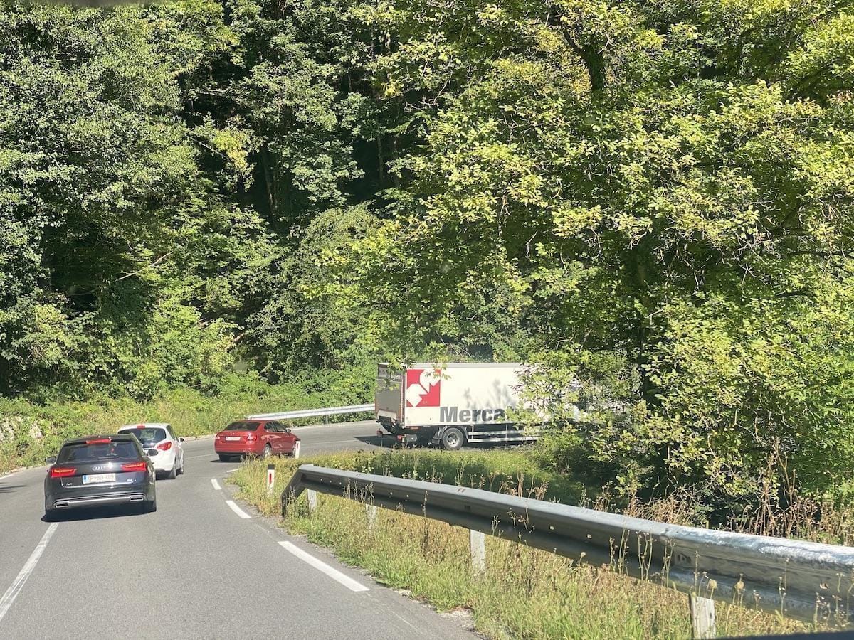 Vozniki tovornih vozil bodo na cesti Trojane-Izlake dobili svoj pas