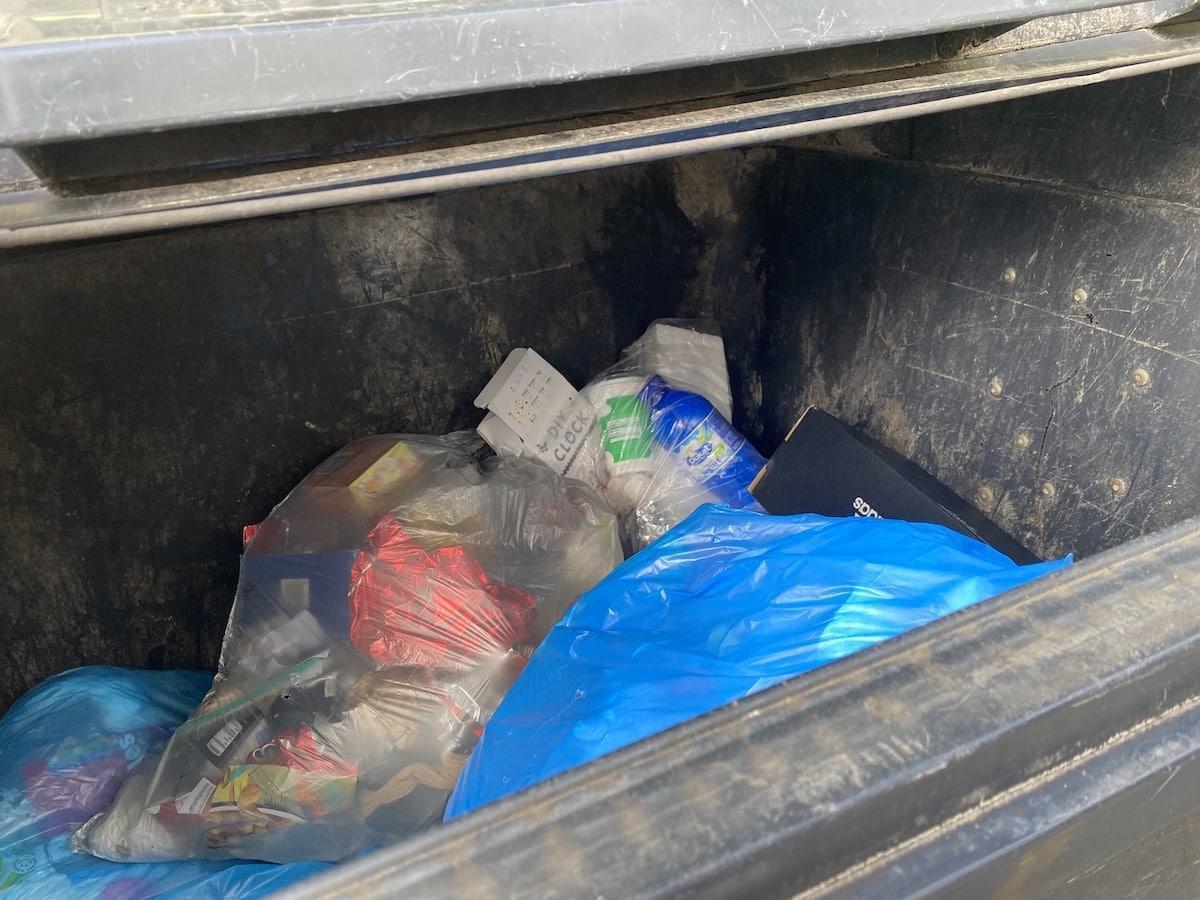 Zbiranje in ločevanje odpadkov bi lahko bilo cenejše, ampak samo pod enim pogojem