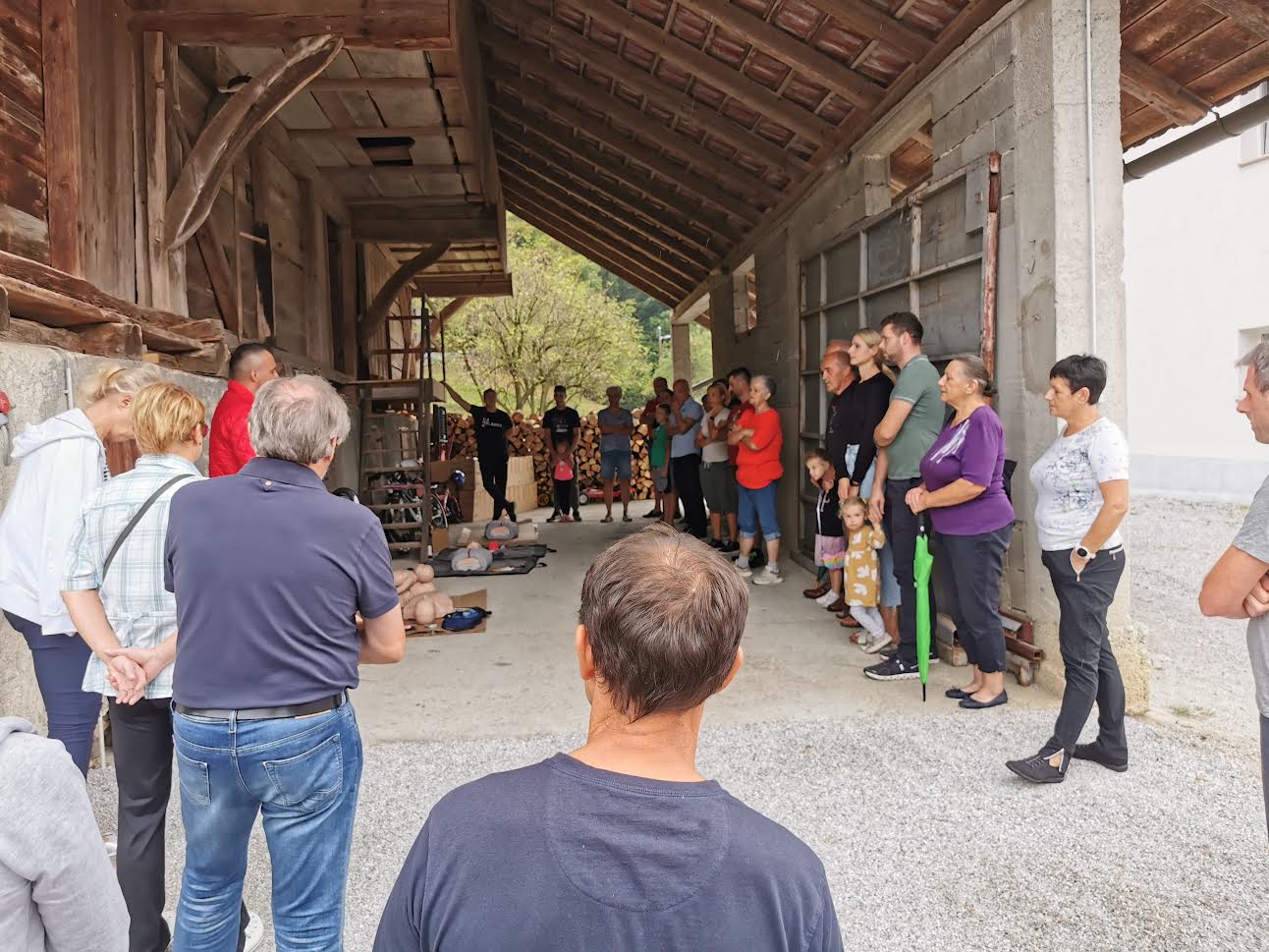 Nov defibrilator bo reševal življenja na Zgornjih Izlakah