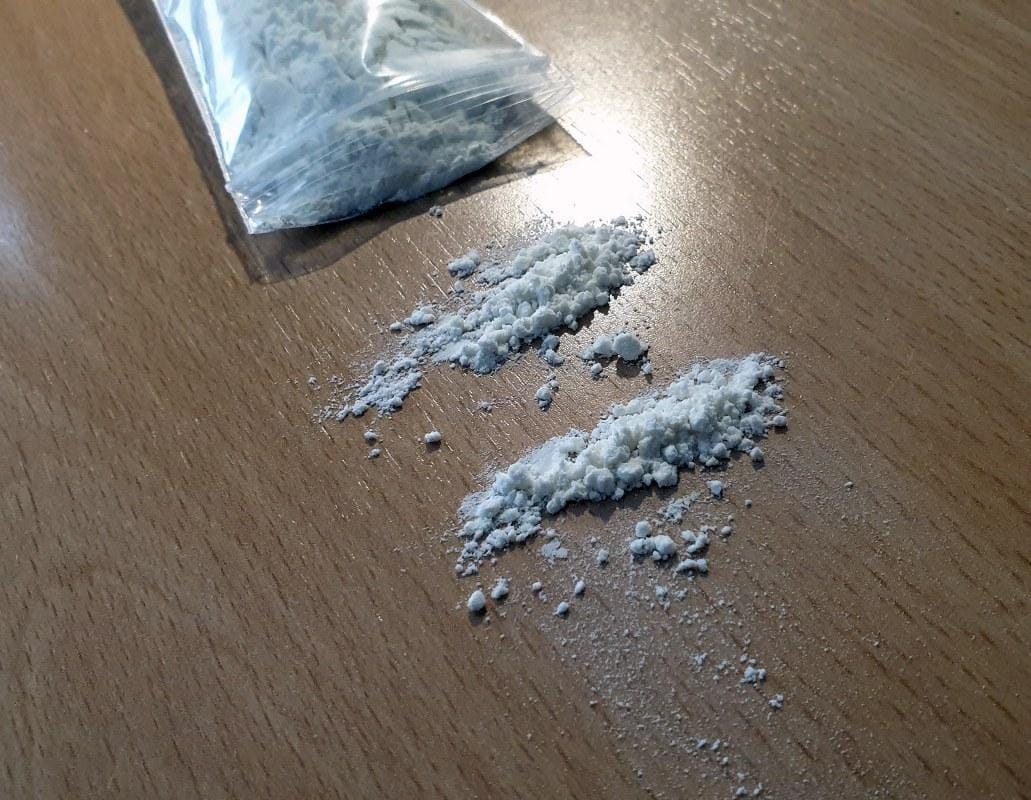 Policisti zasegli snov - sumijo, da gre za kokain