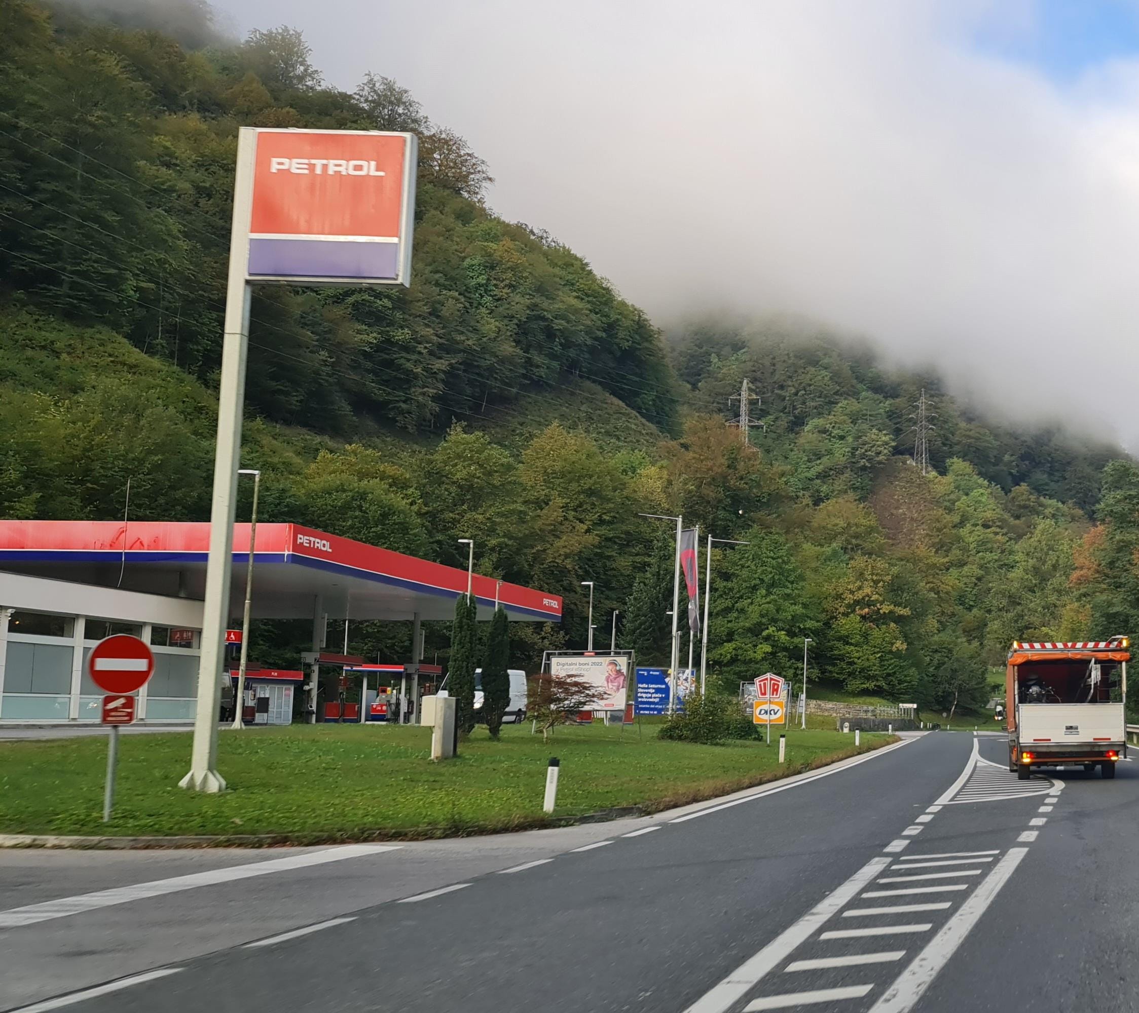 Edina bencinska črpalka v Hrastniku bo skoraj mesec dni zaprta