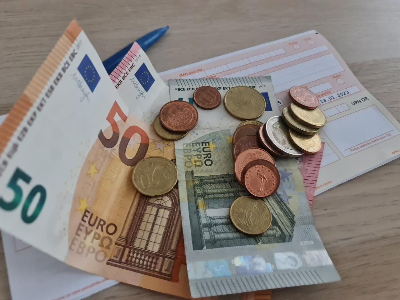 Položnice za ogrevanje v Trbovljah 200, 300, tudi 400 evrov. Takšen je odziv Občine ...