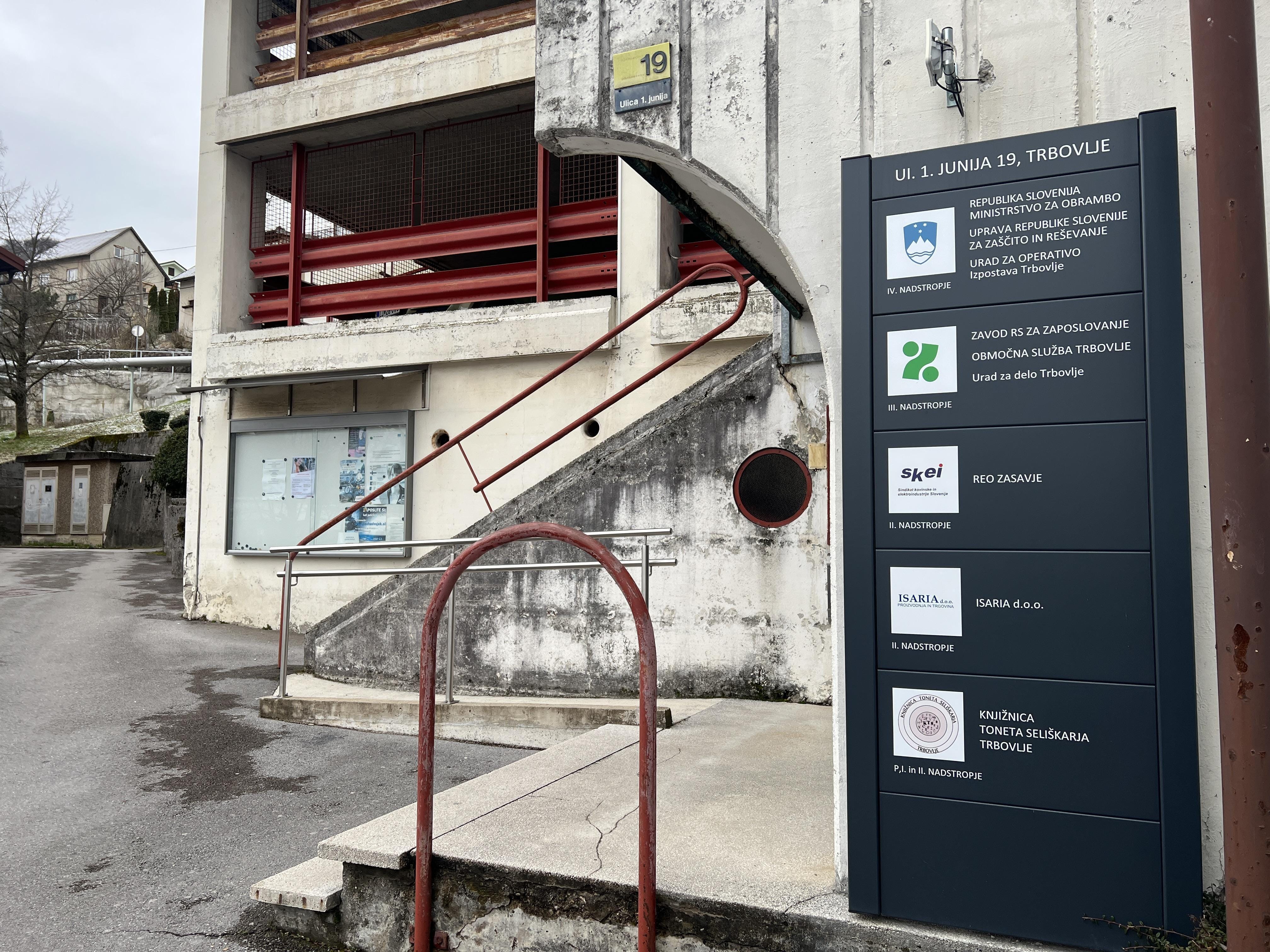 Brezposelnih sicer vse manj, se pa v Zasavju povečuje odstotek moških