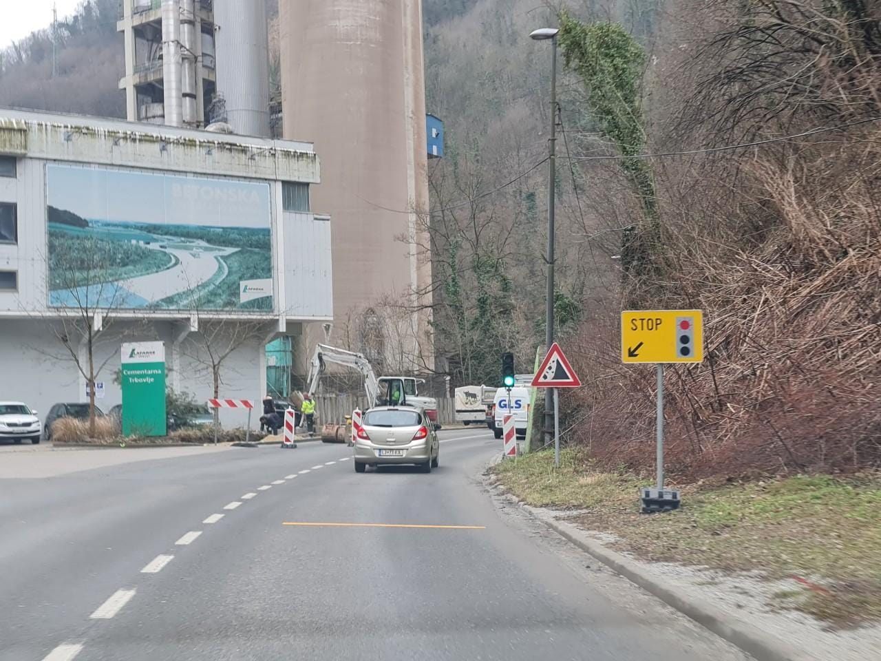 semafor zapora vpadnica trbovlje1 Semaforiziran odsek trboveljske vpadnice