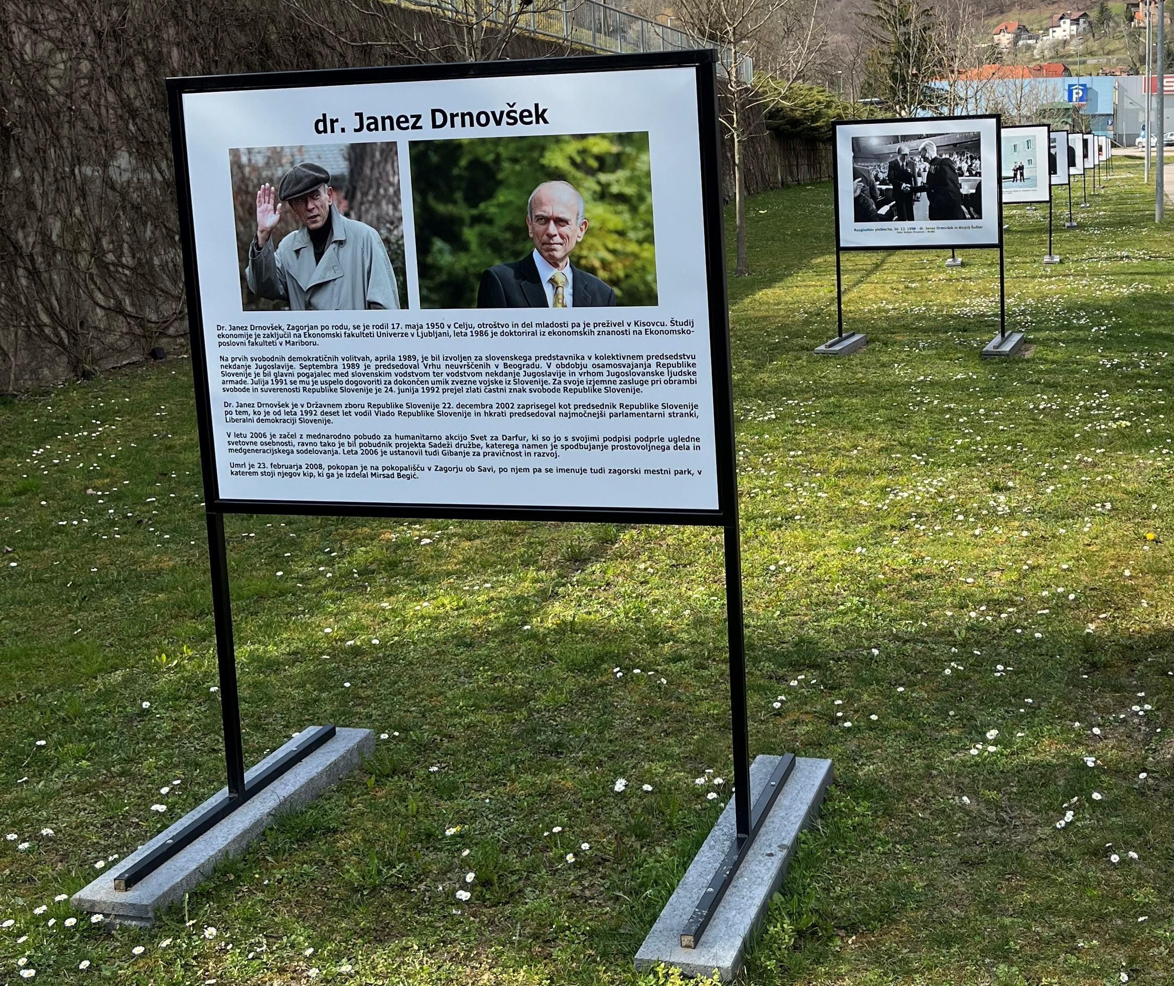 Ulična razstava namenjena pokojnemu zagorskemu predsedniku