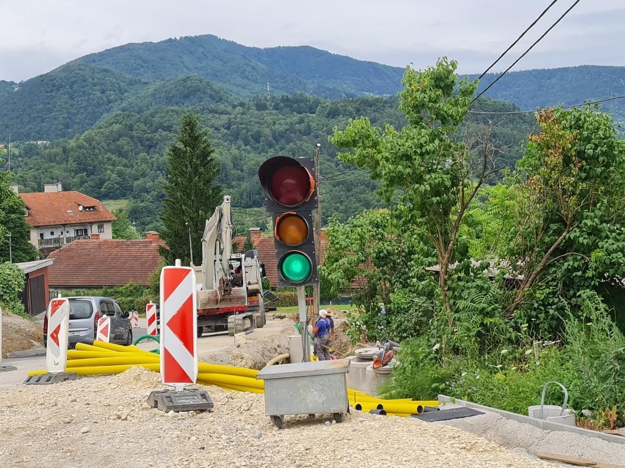 Znano je, kdaj naj bi se odprl dvosmerni promet "čez hrib", za dokončanje zmanjkalo denarja