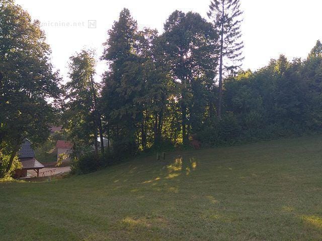 Je še kaj zazidljivega v Zasavju?