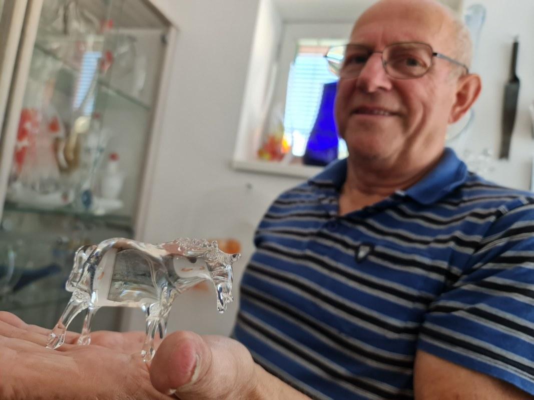 ZGODBA: »Če se ne boš učil, boš šel h glažarjem.« On pa si je želel točno to. 