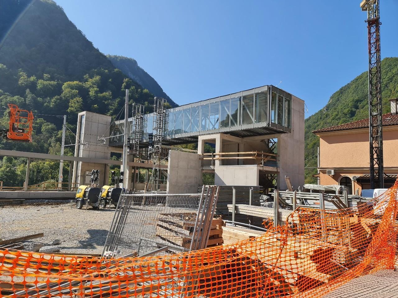 POZOR: Dodatne zamude vlakov, (spet) nadomestni prevozi od Litije do Ljubljane