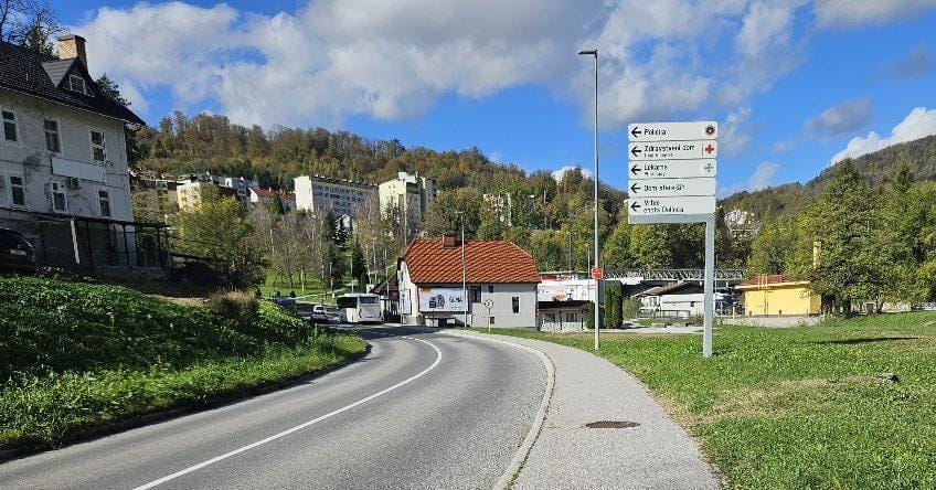 Občinskim nepremičninam (zaradi neprodaje) pošteno spustili cene