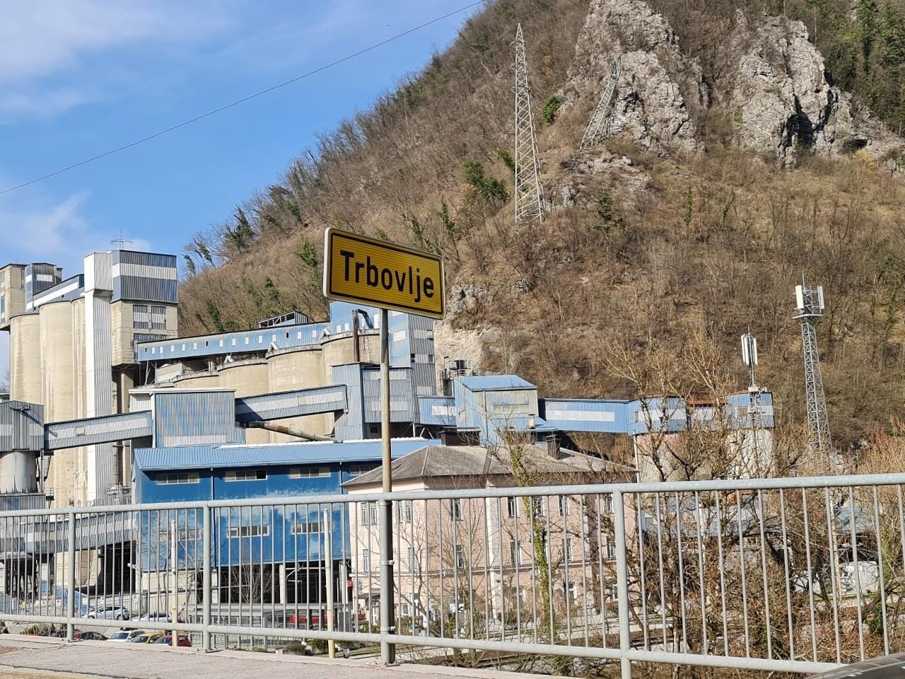 Bi znali našteti tri pluse in tri minuse življenja v Trbovljah?