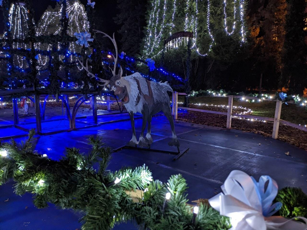 Objavljamo FOTOGALERIJE zasavskih mest z novoletno okrasitvijo