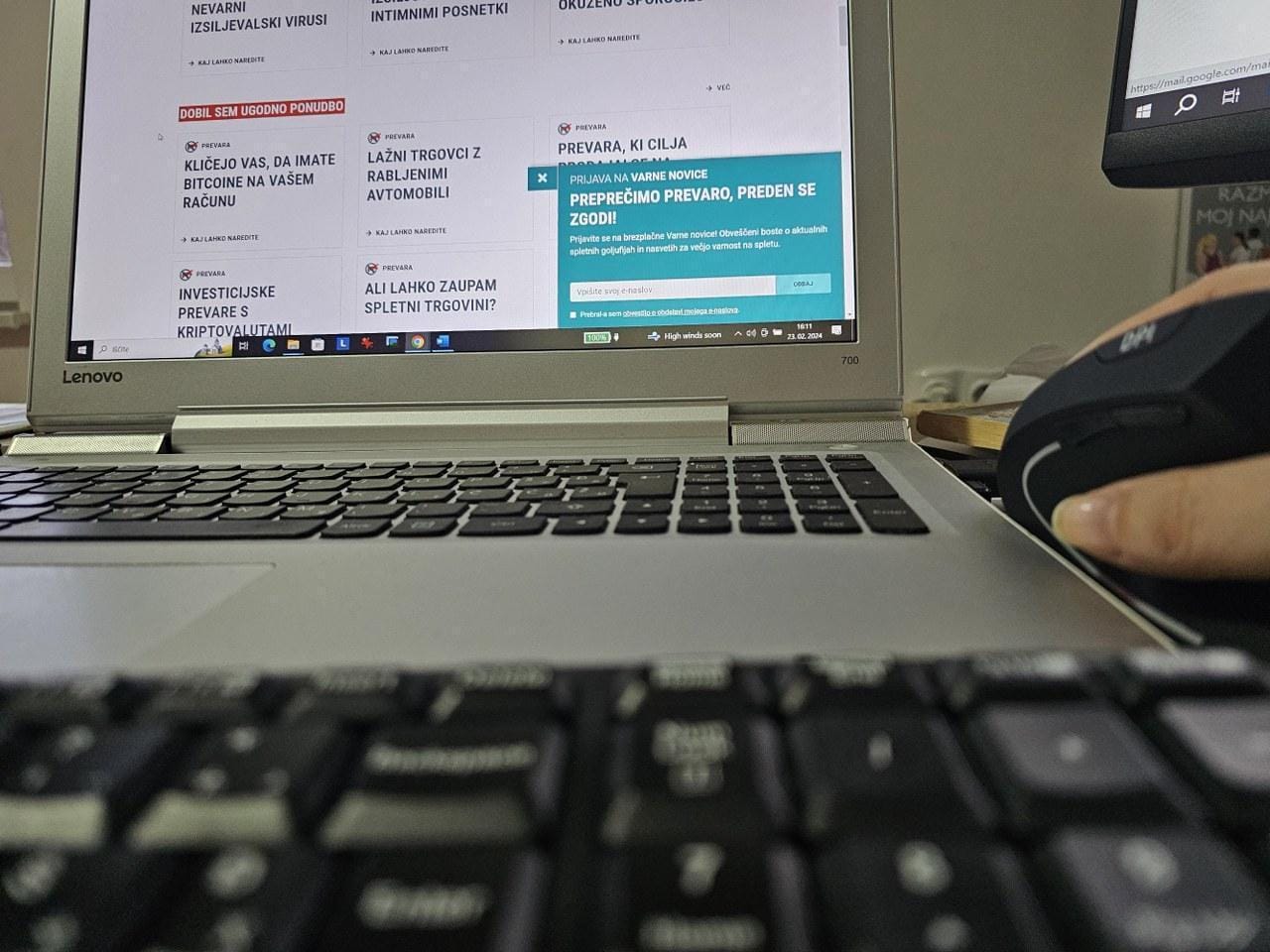 V spletni goljufiji oškodovana za več 1000 evrov