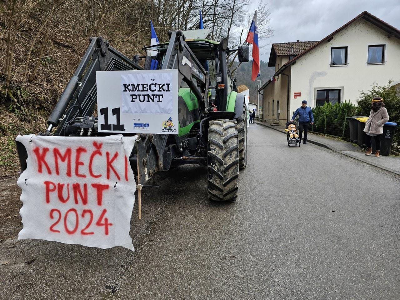 FOTOGALERIJA: Kmetje na ulice tudi v Litiji - in to zelo uspešno