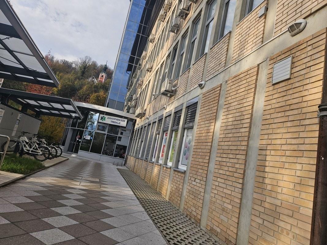 Podlaga sicer sprejeta, gradnja prizidka ZD Trbovlje pa vseeno vprašljiva?