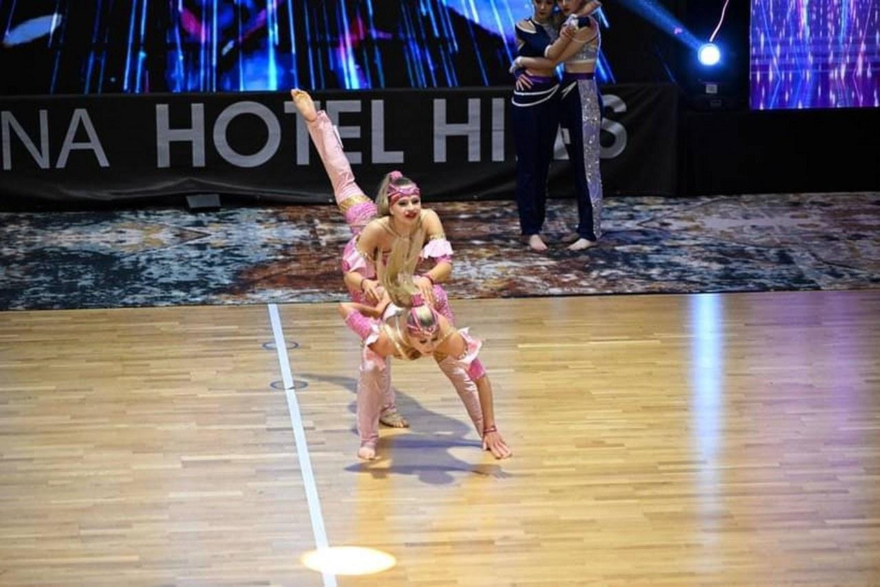 Dijakinja GESŠ v solu četrta, v paru prva