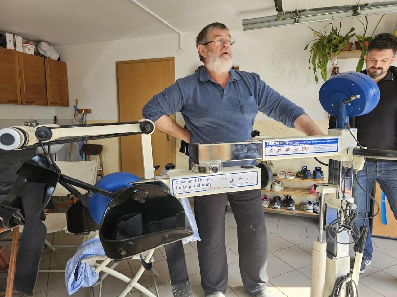 ZGODBA: Huda nesreča ga je prikovala na posteljo, zdravstvo je obupalo, a domači nikoli!