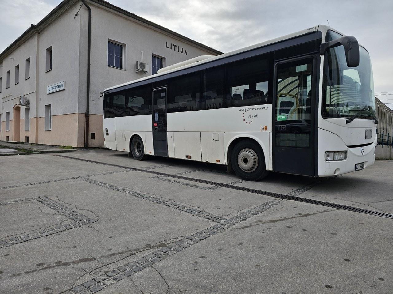 Zasavce, ki z vlakom potujejo proti Ljubljani, čakajo nadomestni prevozi
