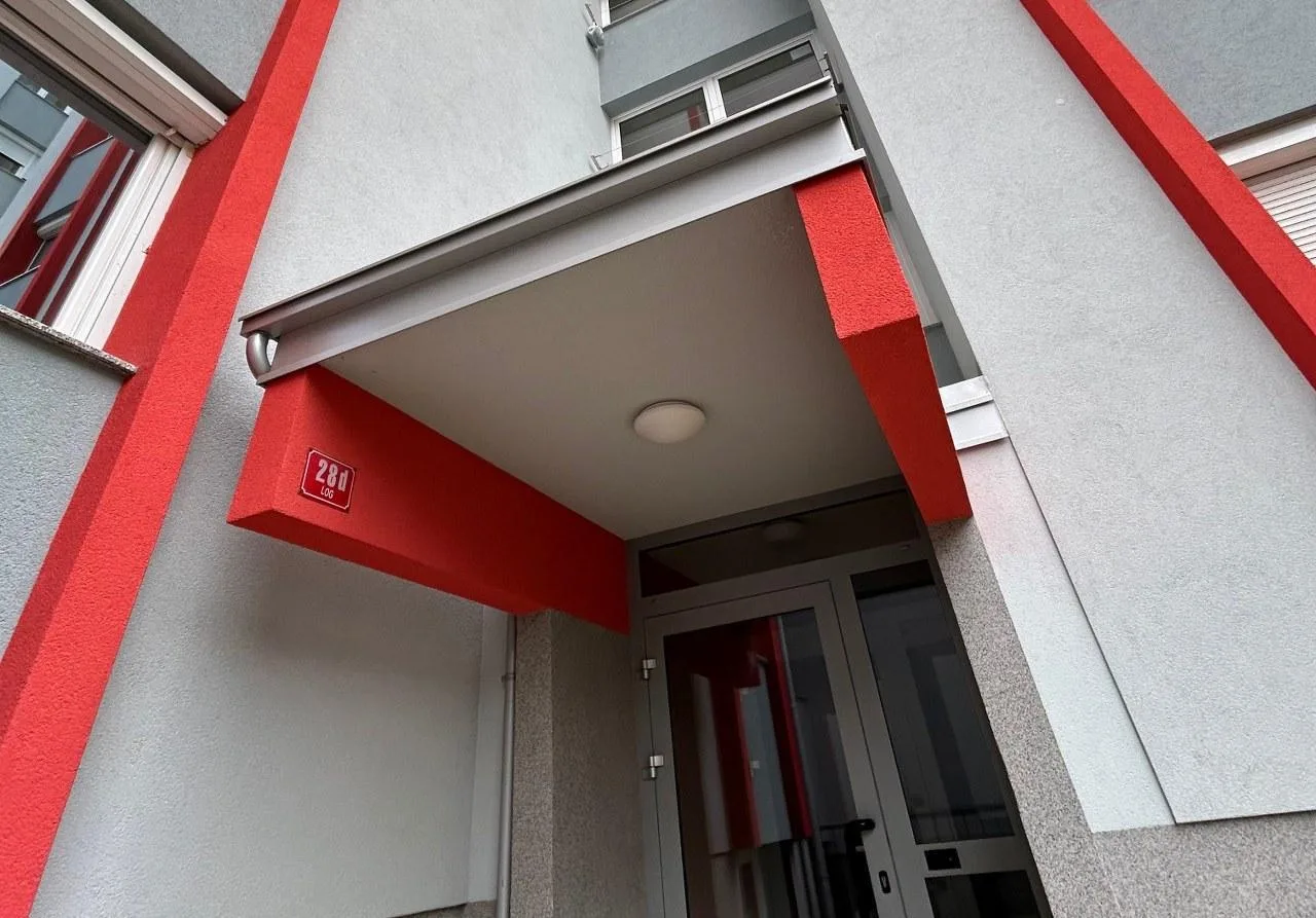 Za najem prenovljenega stanovanja v Hrastniku dobrih 400 evrov