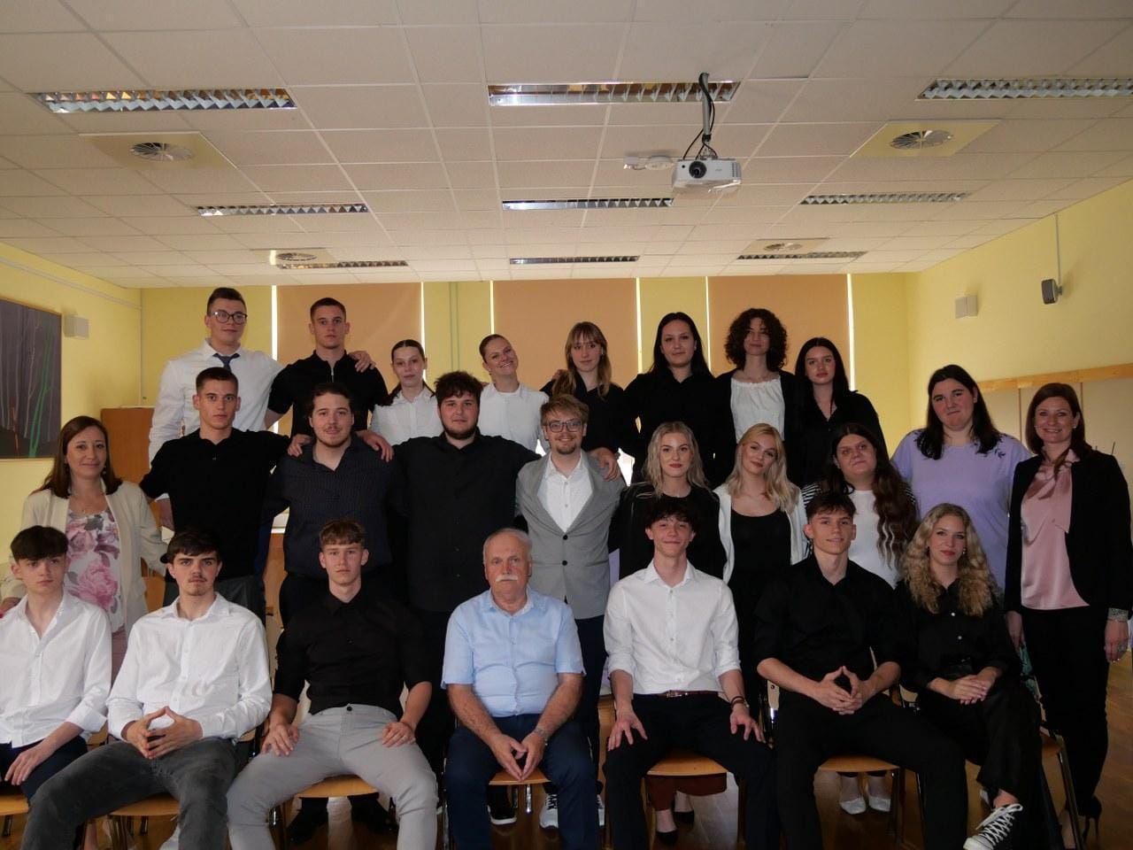 Z ustvarjalnostjo in delom do znanja