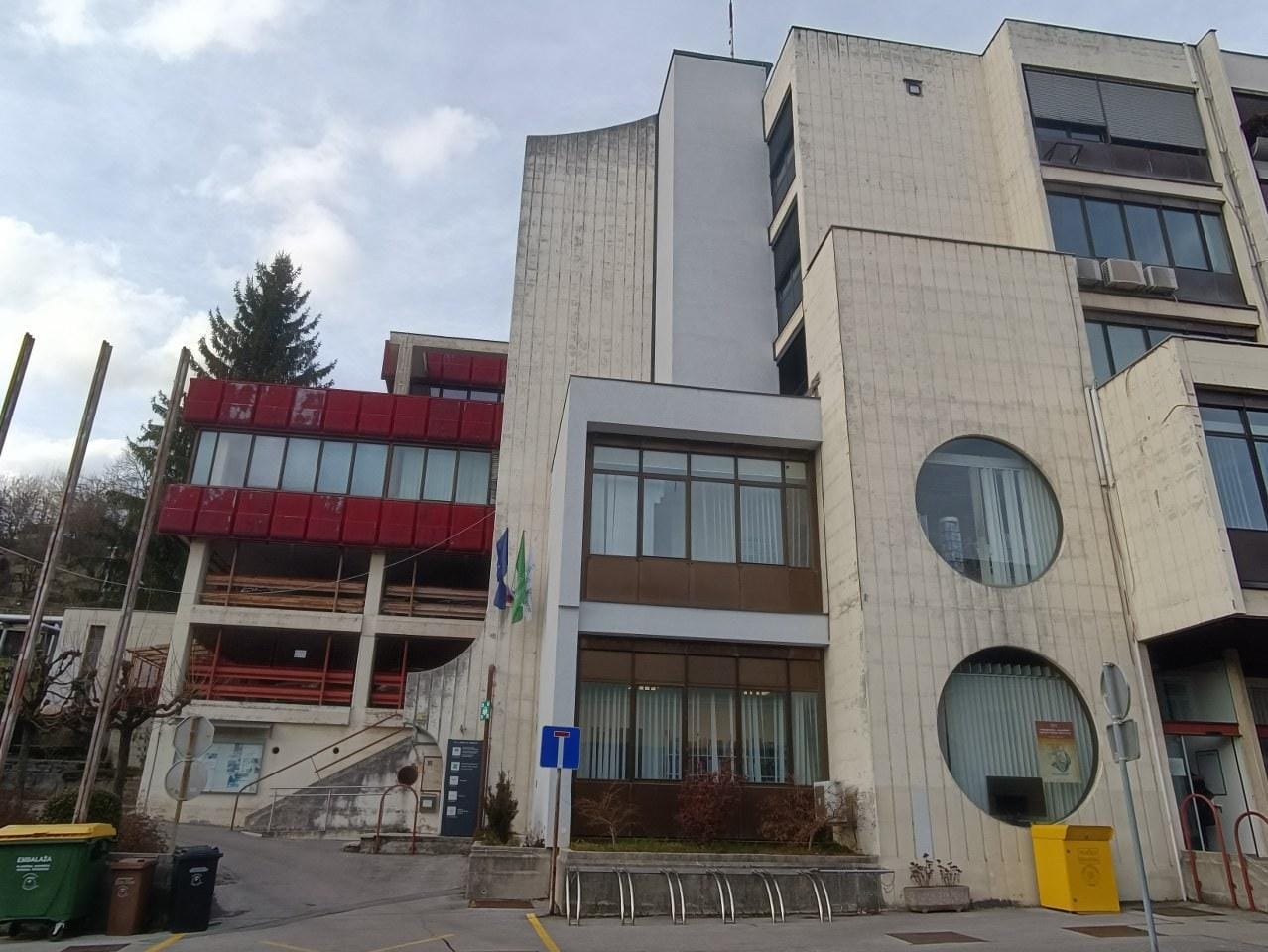 508 novih delovnih mest, primernega kadra pa ni