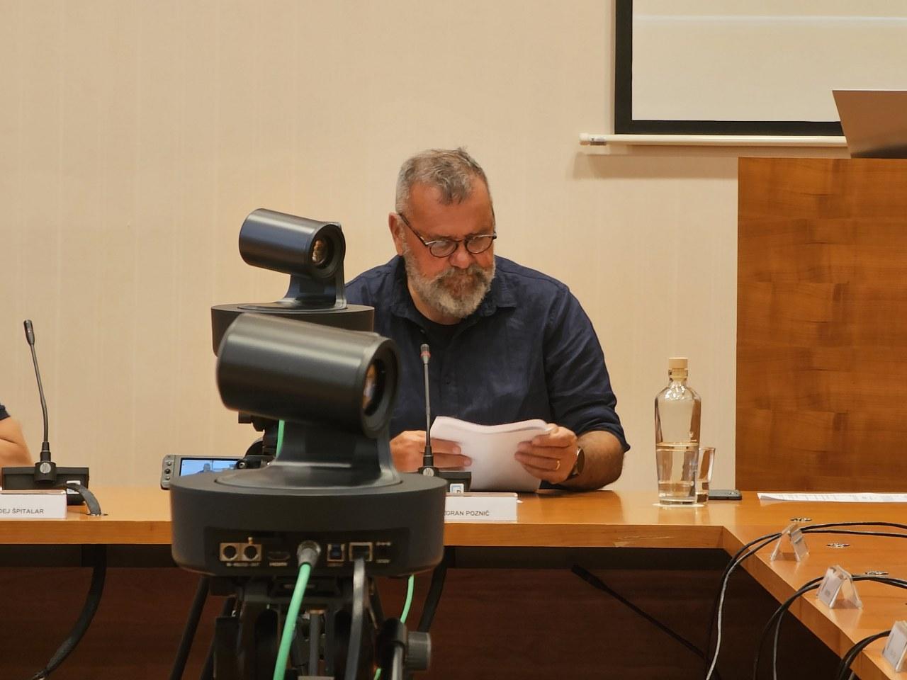 Župana javno izpostavila nezadovoljstvo z vlaganjem države v ceste