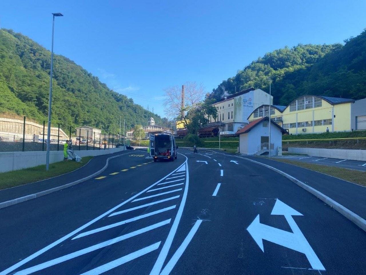 Jutri že vožnja po novem cestišču, polovična zapora zdaj višje