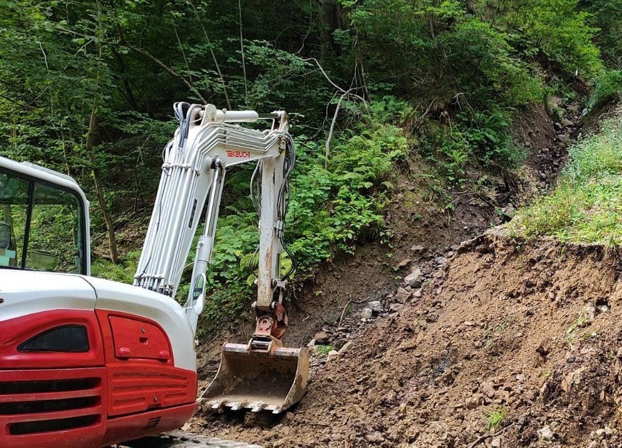 POZOR: Popolna zapora - nemoten dostop le za lokalne prebivalce