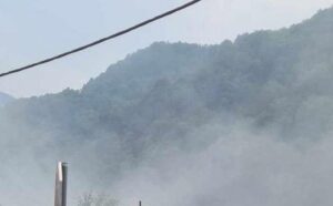 Hrastniška dolina na sredino popoldne zavita v meglo