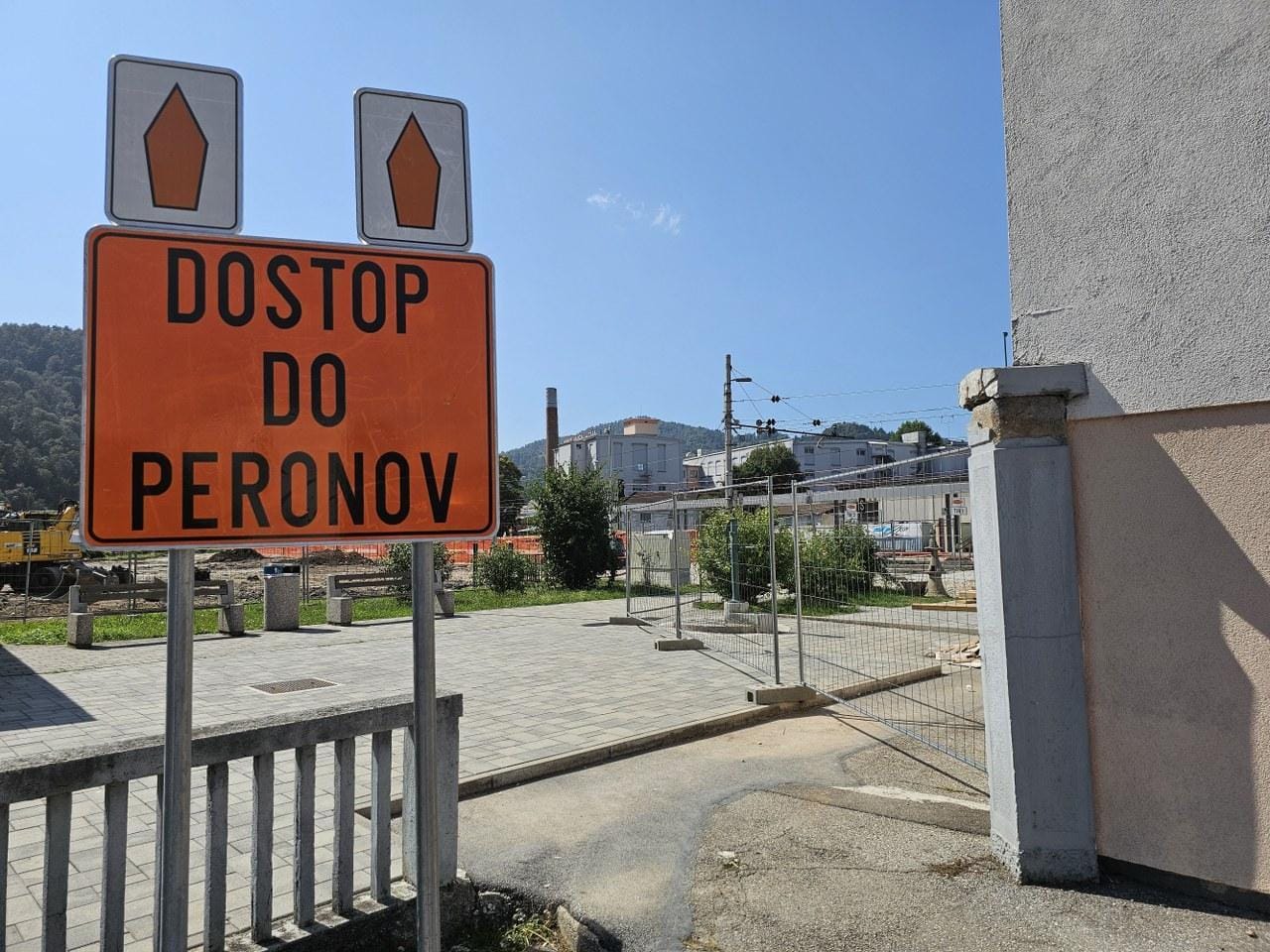 OBVEŠČAMO: Nadomestni prevozi in zapora parkirišč v Litiji zaradi vzdrževalnih del