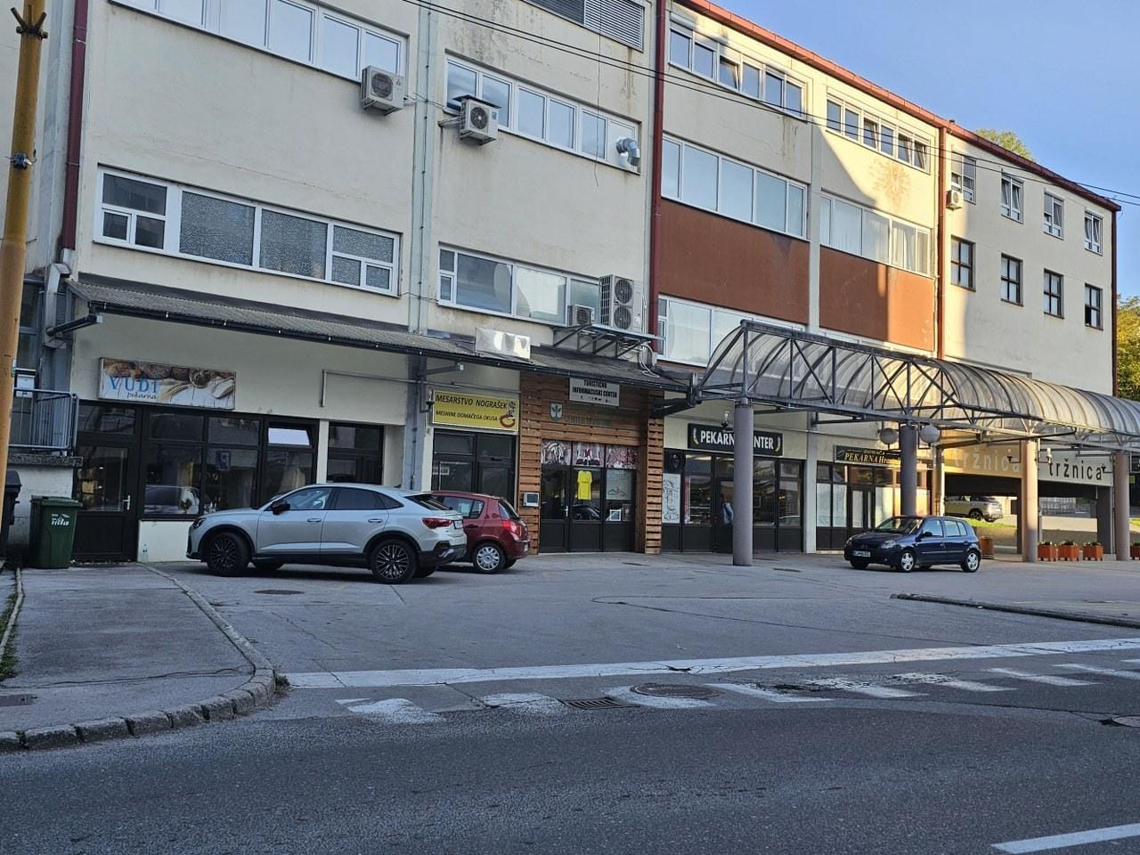 Za nepremičnino v centru Hrastnika je zanimanje, opremljen poslovni prostor v Podkraju še vedno prazen