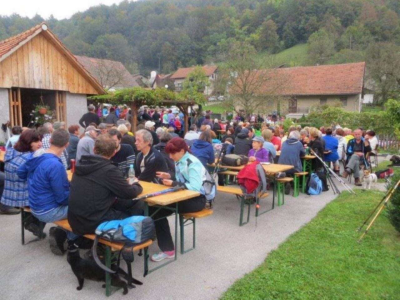 Več kot 2000 pohodnikov na Sovretovih pohodih, znova že to soboto