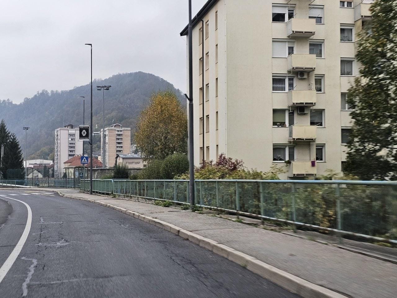 50.000 evrov za menjavo dotrajane ograje in še sedem drugih predlogov trboveljskih občanov