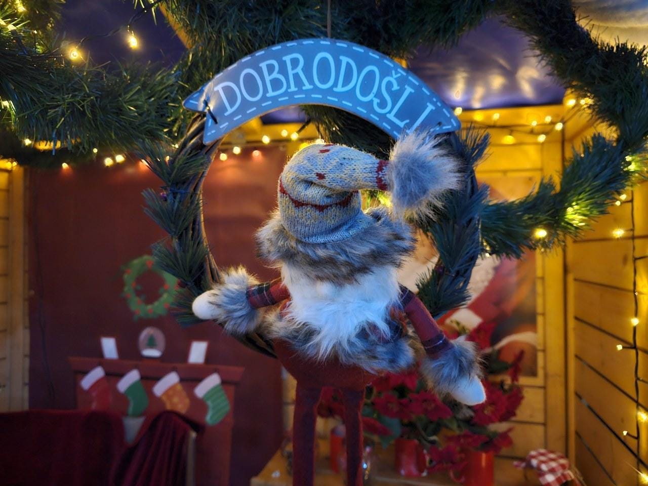 FOTO in VIDEO: Simpatični dogodki v ambientu božično-novoletne okrasitve