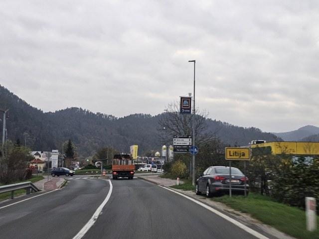 Redarji lansko leto ujeli skoraj 900 prehitrih voznikov