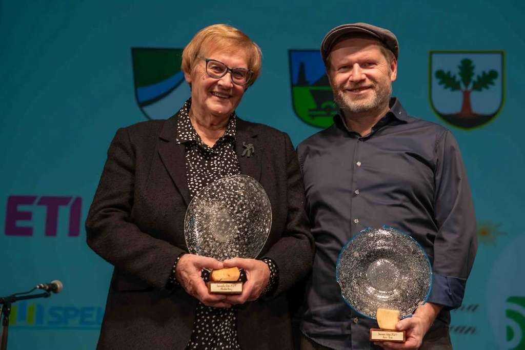 Glasbenik in inženirka sta postala Zasavca leta