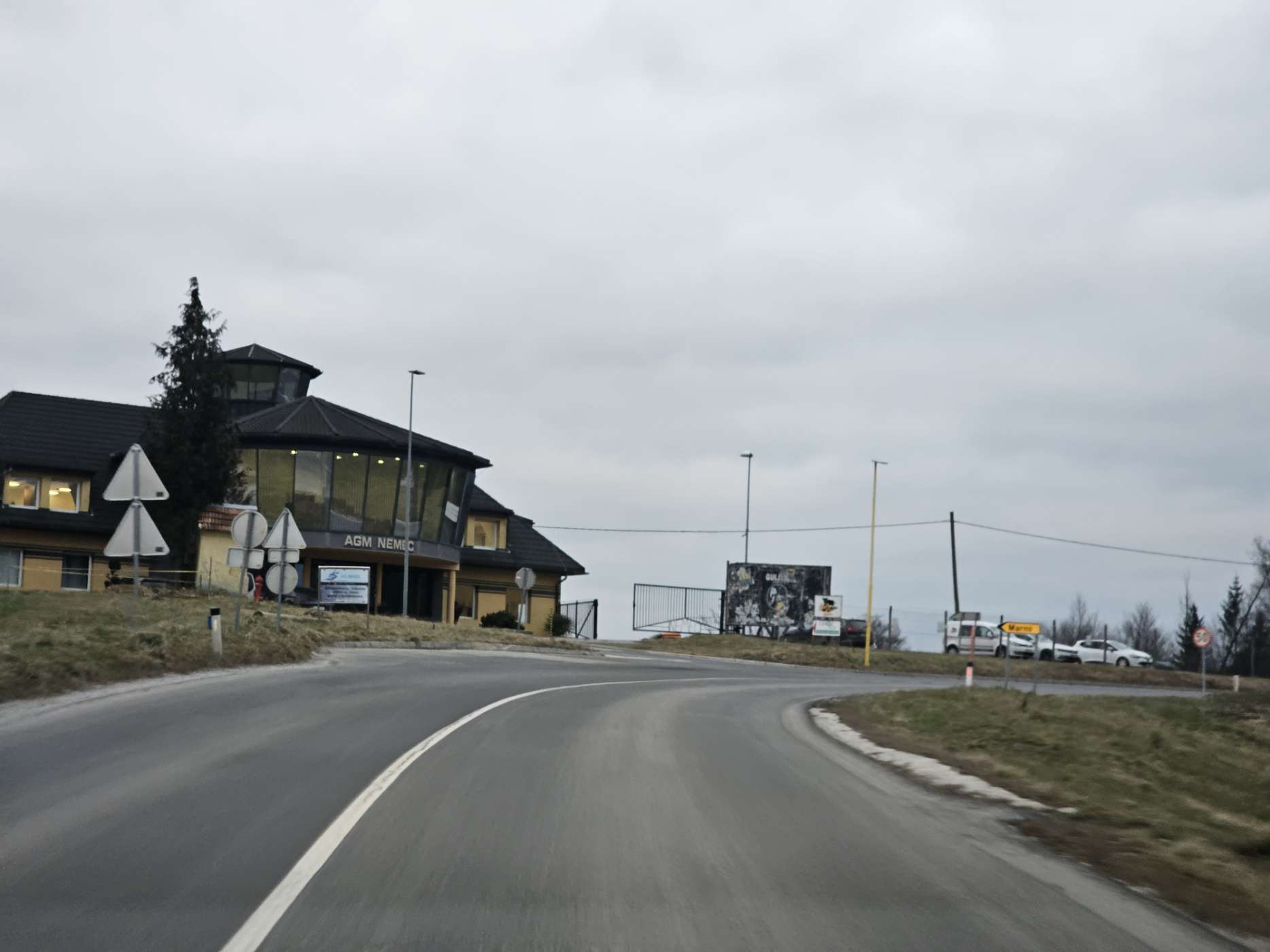 Vlada določila, da je na Marnem potrebno porušiti objekt